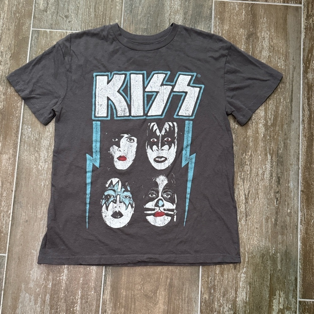 Vintage style KISS 💋 gray graphic Tshirt xs